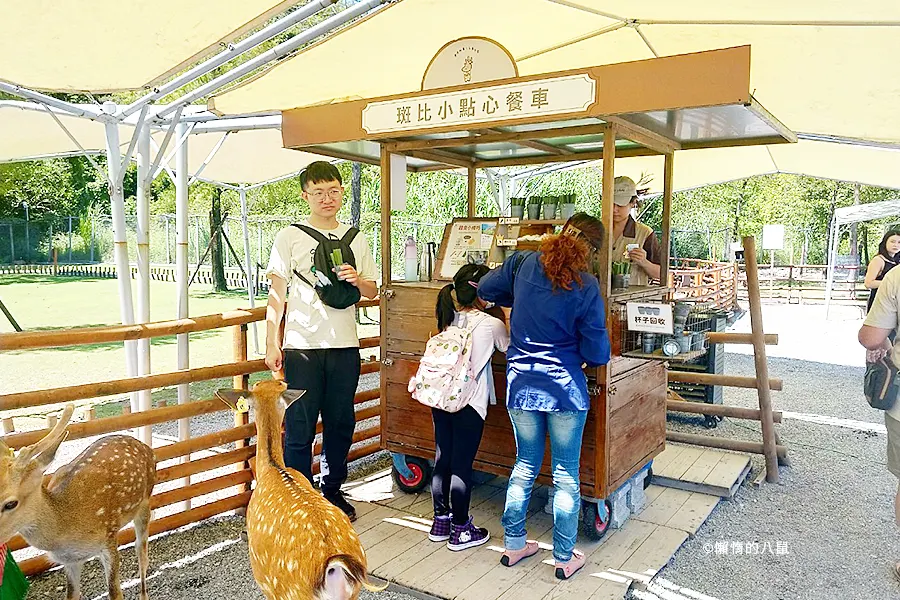 斑比⼩點⼼餐車
